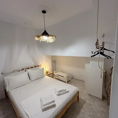 παγώνα, By The Sea Pefki (Evia)