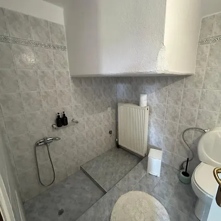 παγώνα, By The Sea *